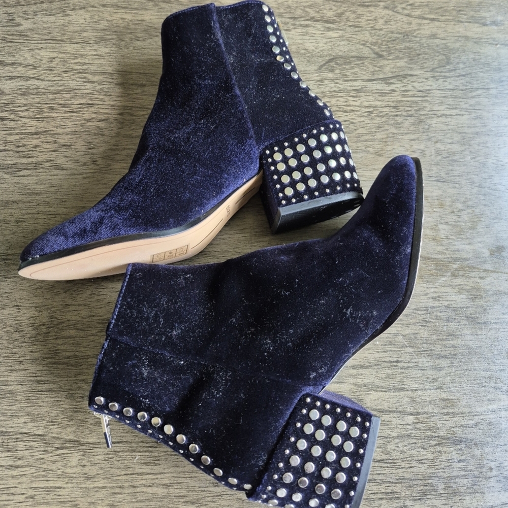 🔥 Stunning Royal Blue Velvet Studded Ankle Boots - Chic & Unique! Block Heels - Picture 3 of 11